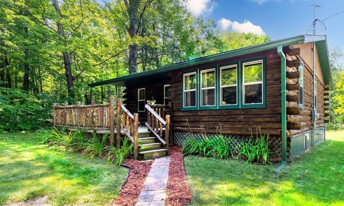 Lakewood Cabin | Lakewood Log cabin with ATV access close to town