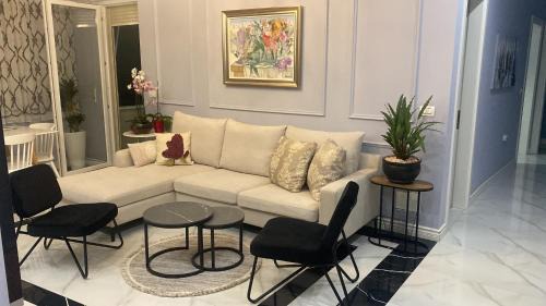 Ishem Apartment | Lalzi Luxe Retreat
