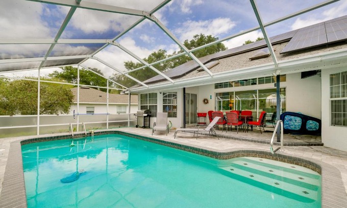 Dunnellon House | Lanai and Grill Sunny Home Near Rainbow Springs!