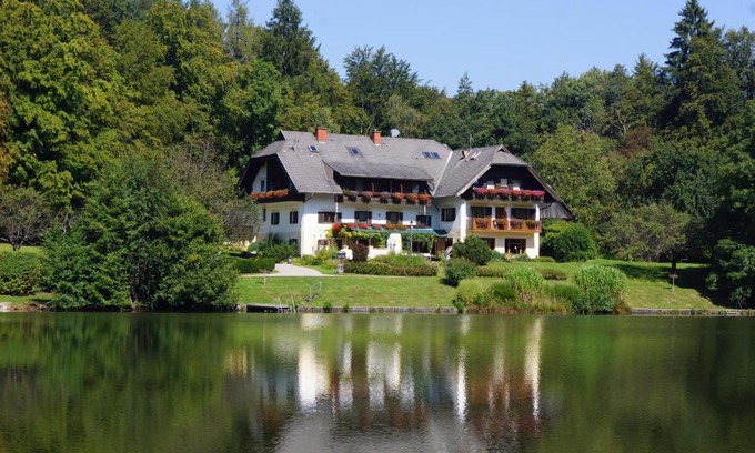 Schiefling am See House | Landgasthof Trattnig