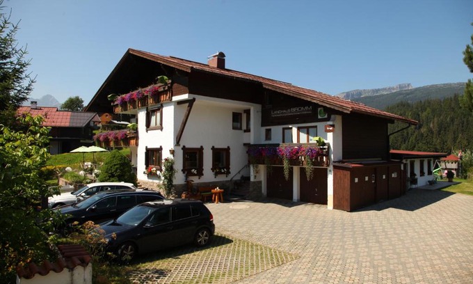 Riezlern House | Landhaus Bromm