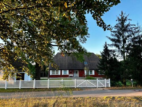 Kirch Jesar House | Landhaus Schwerin