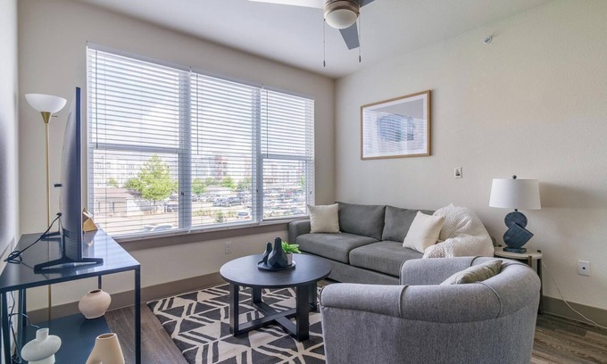 Conroe Apartment | Landing | Amazing 1BD, Gym, Yoga Studio