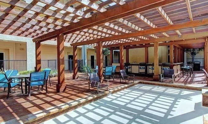 Hill Country Galleria Apartment | Landing at Avanti Hills at the Galleria - 1 Bedroom in Hill Country Galleria