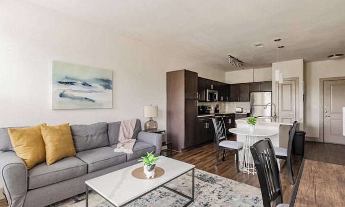 Haltom City Apartment | Landing at Bellrock Upper North - 1 Bedroom in .