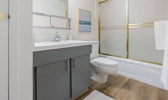 Rocky Hill Apartment | Landing at Concierge Rocky Hill Apartments - 2 Bedrooms in Downtown Rocky Hill