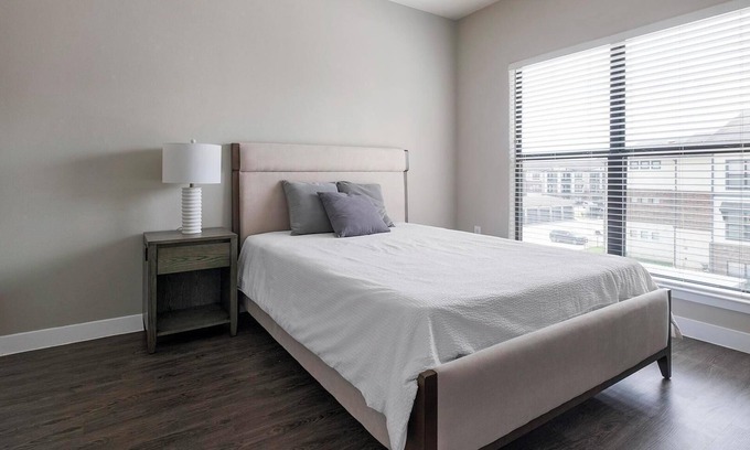 Katy Apartment | Landing at Falcon at Grand Harbor - 1 Bedroom i.