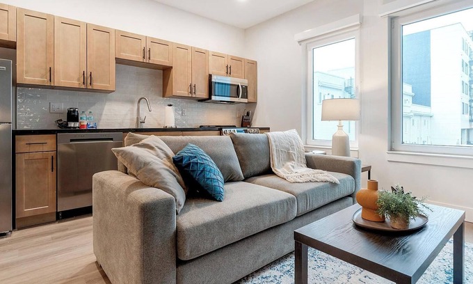 Kensington Apartment | Landing at Hagert and York - Studio in East Ken.
