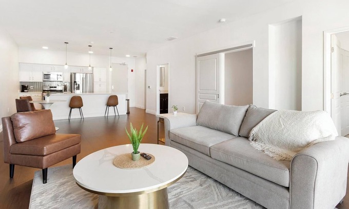 Little Italy Apartment | Landing at La Collina - 1 Bedroom in University.