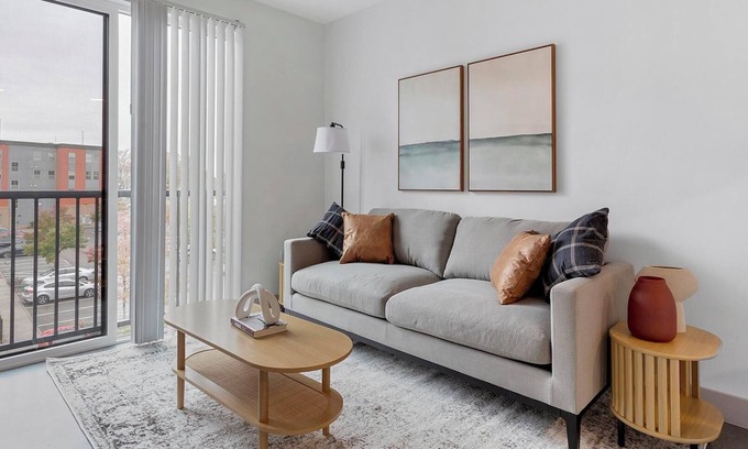 Richmond Apartment | Landing at Sphere - 1 Bedroom in Chamberlayne I.