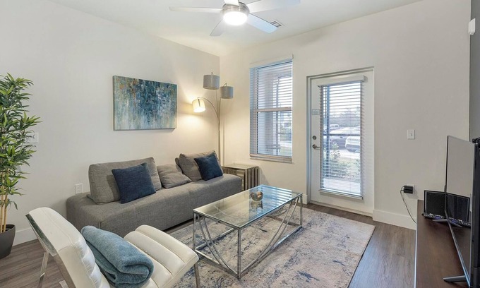 Port Tampa City Apartment | Landing at The Pointe on Westshore - 1 Bedroom .