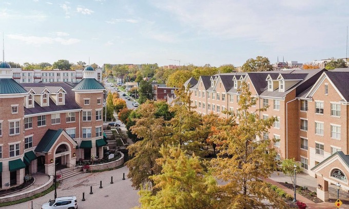 Corryville Apartment | Landing at The Village at Stetson Square - 2 Be.