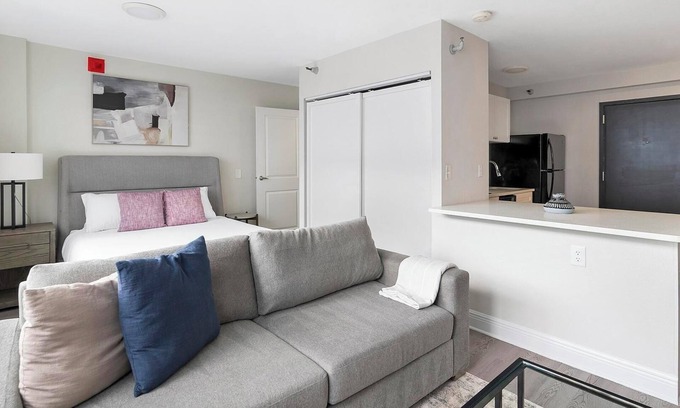 St. Petersburg Apartment | Landing at The Wayland - Studio in Downtown St.