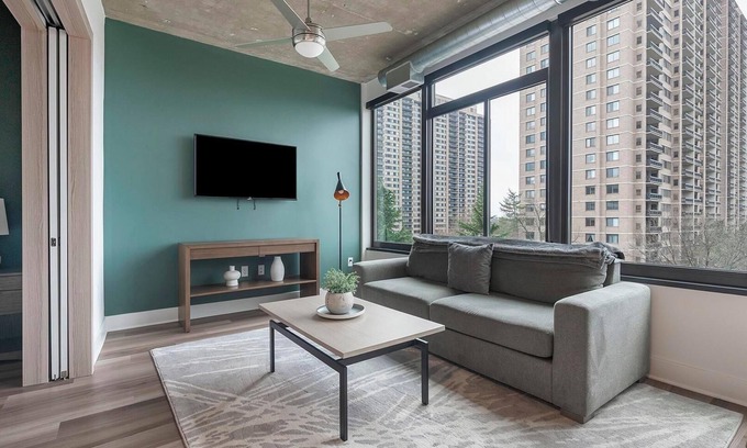 Baileys Crossroads Apartment | Landing at Three Collective - 1 Bedroom in Fall.
