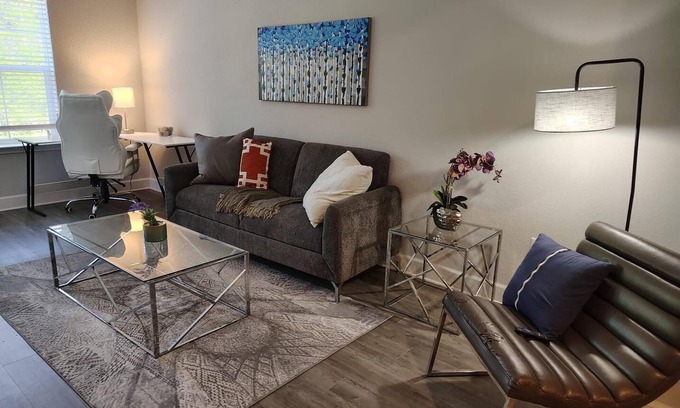 Newberry Apartment | Landing | Beautiful 2BD, Gym, Pool