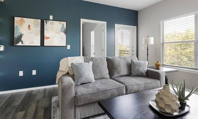 Royal Ridge Apartment | Landing | Chic 1BD, Clubhouse, Pool
