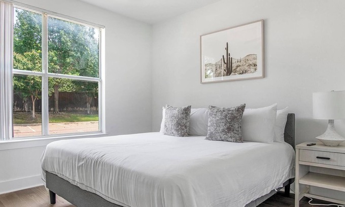 Irving Apartment | Landing | Incredible 1BD, Gym, Courtyard
