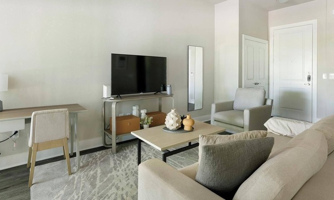 Nassau Bay Apartment | Landing | Incredible 1BD, Gym, Pool