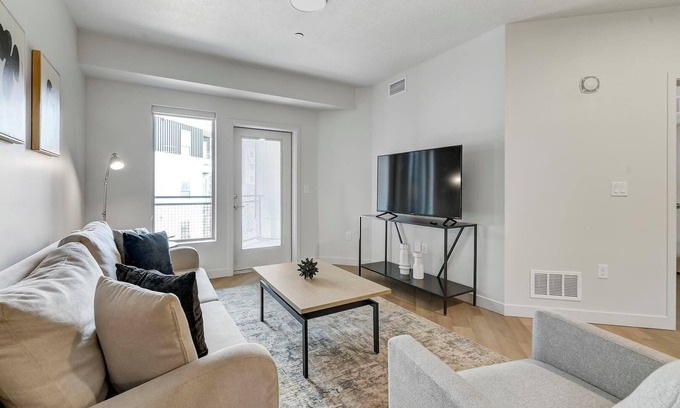 Downtown Salt Lake City Apartment | Landing | Modern 1BD, Yoga Studio, Clubhouse