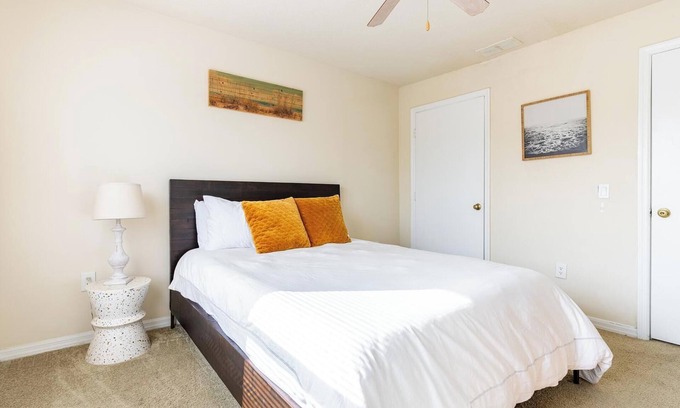 Trailer Estates Apartment | Landing | Modern 2BD, Gym, Tennis Court