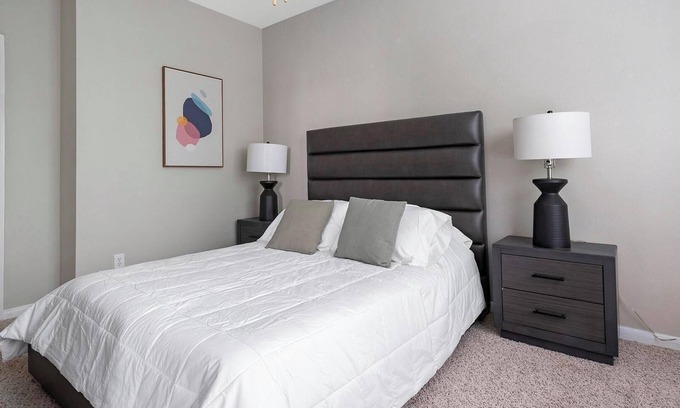 Briarforest Apartment | Landing | Spectacular 1BD, Pool, Gym