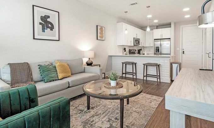 Wetmore Apartment | Landing | Stunning 1BD, Pool, Gym