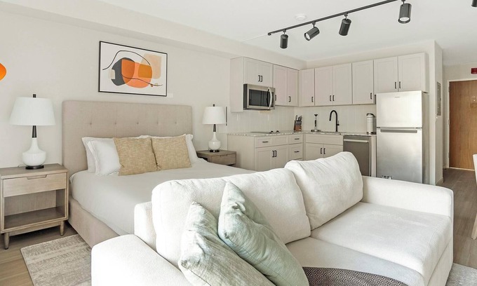 Northeast Raleigh Apartment | Landing | Stunning Studio, Gym, Pool