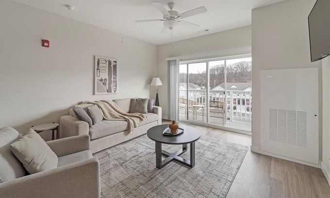 Willow Springs Apartment | Landing | Stunning 2BD, Clubhouse, Gym