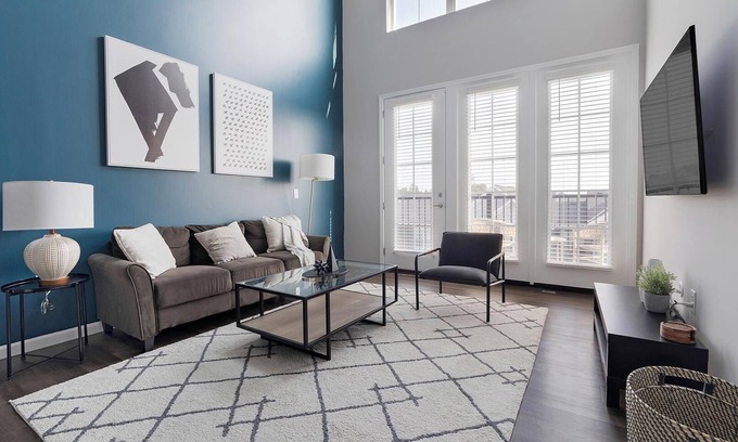 Northwest Columbus Apartment | Landing | Stylish 2BD, Gym