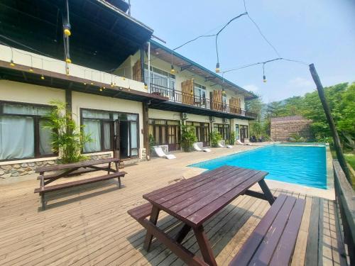 Chitwan District Hotel | Landmark Farmhouse