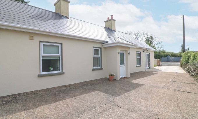 Ballycullane Cottage | LANE COTTAGE, country holiday cottage in Ballycullane, County Wexford
