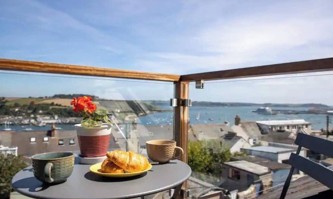 Mylor Churchtown Apartment | 'Langton' - Best Views in Falmouth!