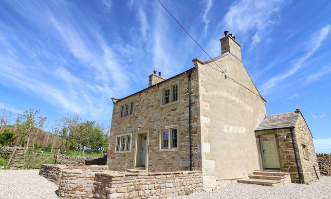Fourstones Near Bentham Cottage | LANSHAW HOUSE, family friendly, with open fire in High Bentham