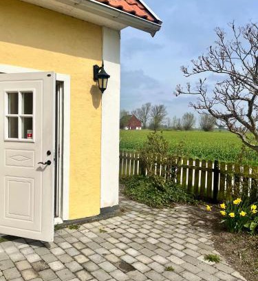 Lilla Beddinge Apartment | Lantlig lägenhet nära stranden