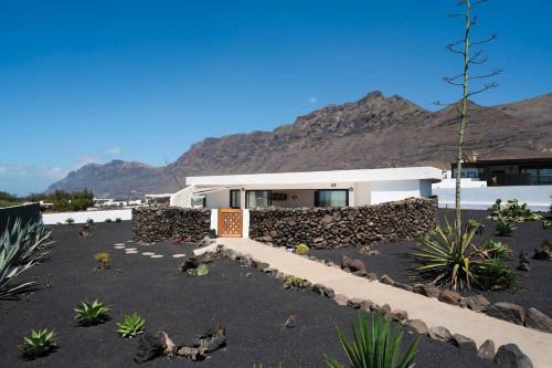 Urbanizacion Famara Apartment | Lanzarote Famara Beach Bungalow