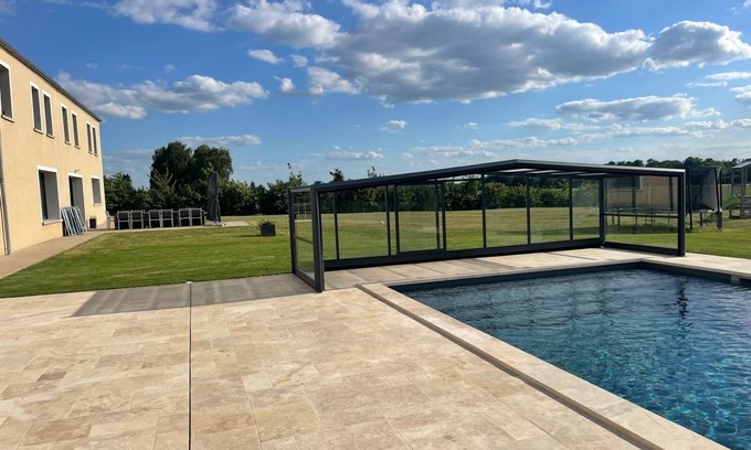 Saint-Cyr-sur-Morin House | Large 15-person gite with swimming pool