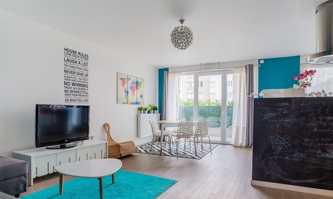Universite Apartment | Large 2br with parking and terrace in Nanterre nearby La Défense - Welkeys