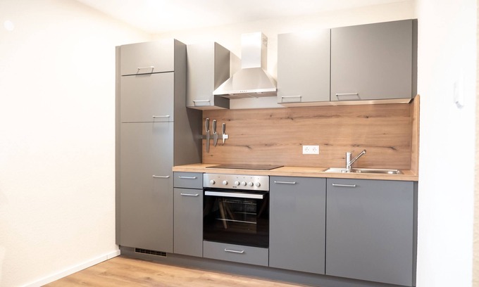 Neudorf Apartment | Large apartment suitable for fitters