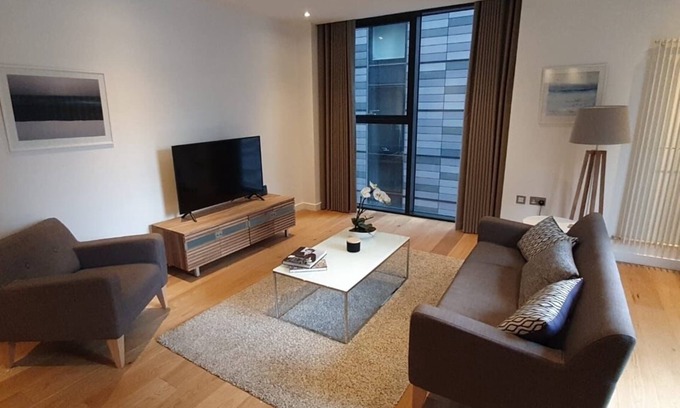 Laurieston Apartment | Large apartment in one of Edinburgh's most desirable locations