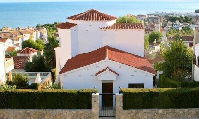 Alcossebre Villa | Large, beautiful detached villa with private pool, garden and close sea views