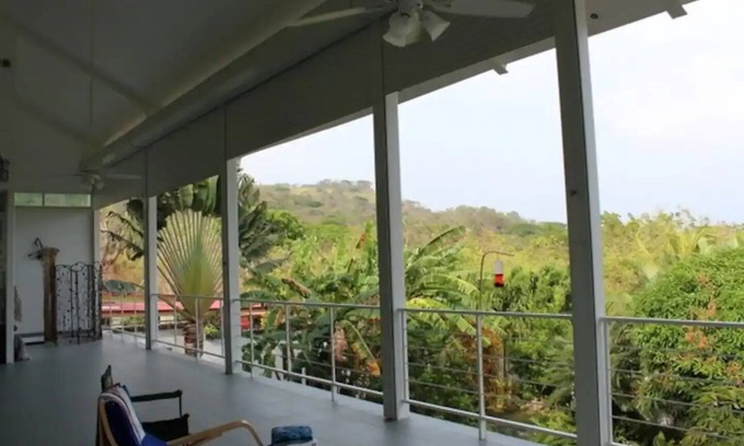 Veracruz House | Large calm house surrounded by nature