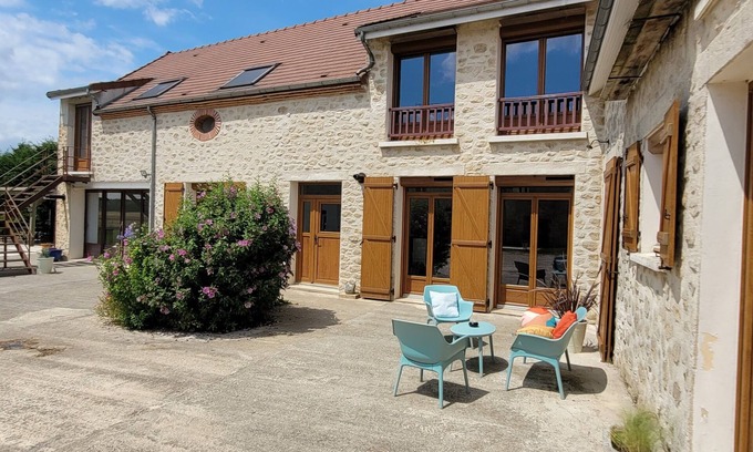 Corrobert House | Large capacity gîte in champagne.pets welcome!