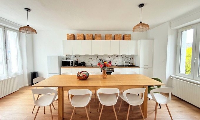 Ploermel House | Large cosy house for families, friends - 7 bedrooms near Brocéliande