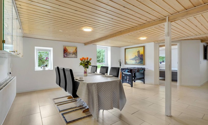 Molby House | Large cottage with table tennis and several, family-friendly activities.