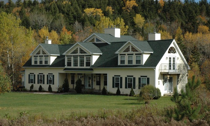 Meadowville House | Large country home for family and friends retreats.