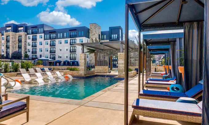 Addison Apartment | Large Dallas 1 Bedroom with Balcony View - Luxury Amenities - Near Galleria Mall
