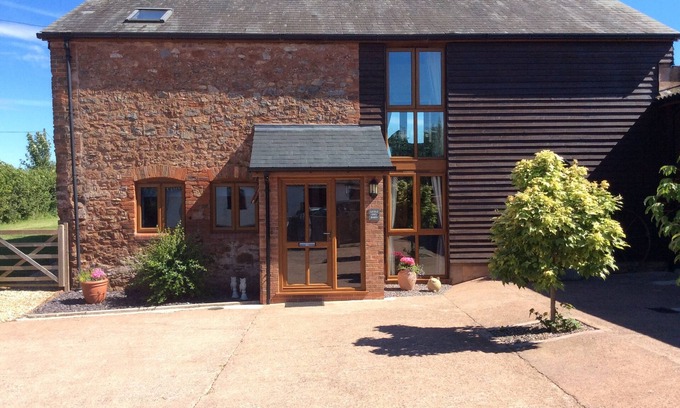 Cornwall House | Large Detached "upside Down" Barn, dog friendly with 1 acre enclosed paddock.
