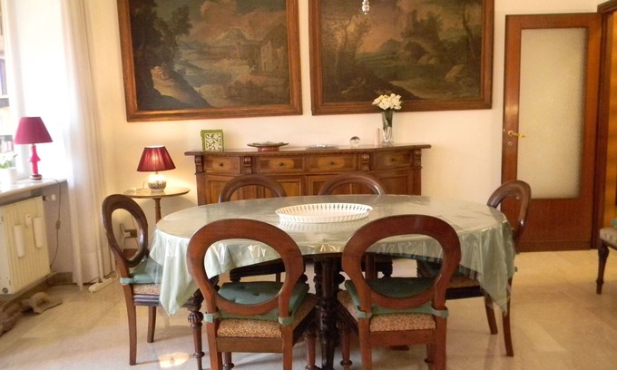 Gianicolense Apartment | Large, elegant apartment on Janiculum hill, from 2 to 8 persons.
