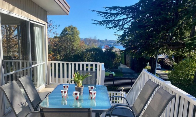 Two Mile Bay House | Large Family Home - 2 Mile Bay