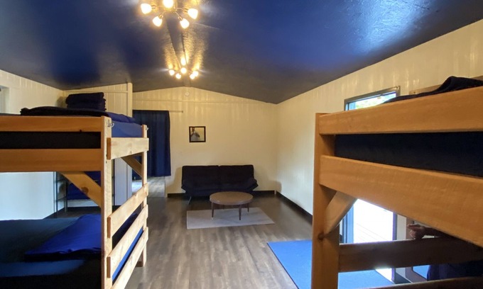 Port Matilda Cabin | Large Family Suite - sleeps 6+